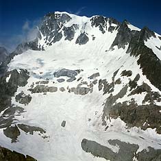 Der Hochgall – auch seine Eisflanken nähren die Isel